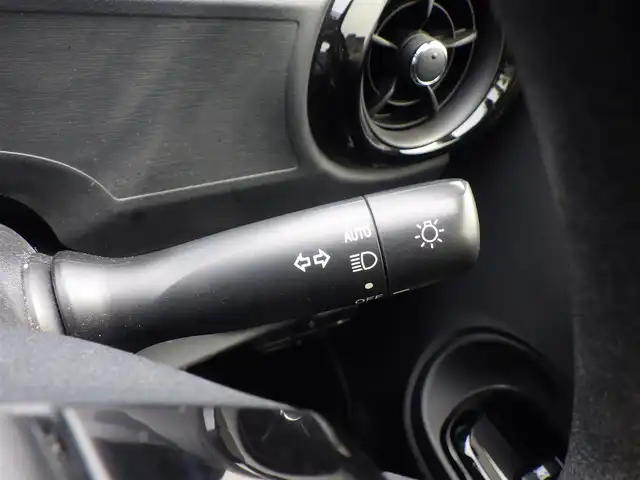 トヨタ アクア S スタイルブラック 千葉県 2016(平28)年 3.5万km ディープアメジストマイカメタリック Toyota Safety Sense/・プリクラッシュセーフティ/・レーンディパーチャーアラート/・オートハイビーム/純正SDナビ/ワンセグTV/【CD再生機能　Bluetooth接続】/前席シートヒーター/ETC/ウインカーミラー/スマートキー