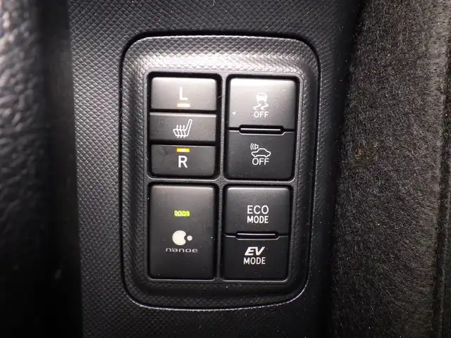 トヨタ アクア S スタイルブラック 千葉県 2016(平28)年 3.5万km ディープアメジストマイカメタリック Toyota Safety Sense/・プリクラッシュセーフティ/・レーンディパーチャーアラート/・オートハイビーム/純正SDナビ/ワンセグTV/【CD再生機能　Bluetooth接続】/前席シートヒーター/ETC/ウインカーミラー/スマートキー