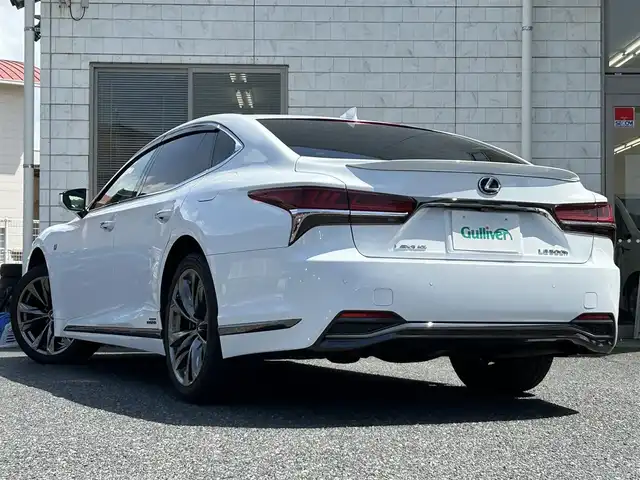 レクサス ＬＳ 500h Fスポーツ 福岡県 2018(平30)年 5.9万km ホワイトノーヴァガラスフレーク TRDエアロ(フロント)/ムーンルーフ/12.3インチメーカーナビ/　(AM/FM/CD/DVD/Bluetooth/Miracast/フルセグTV)/パノラミックビューモニター/バックカメラ/デジタルインナーミラー/レクサスセーフティシステム+A/・プリクラッシュセーフティ/・フロントクロストラフィックアラート/・レーントレーシングアシスト/・アダプティブハイビームシステム/・ロードサインアシスト/・レーダークルーズコントロール/・先行車発進告知/・ドライバー異常時停車支援システム/ブラインドスポットモニター/パワートランクリッド/ヘッドアップディスプレイ/パドルシフト/純正20インチアルミホイール/黒色レザーシート/メモリー付きパワーシート(全席)/シートヒーター/ベンチレーション(全席)/電動リヤサンシェード/ビルトインETC2.0/スペアキー×1/カードキー×1/保証書/取扱説明書/ナビ取扱説明書