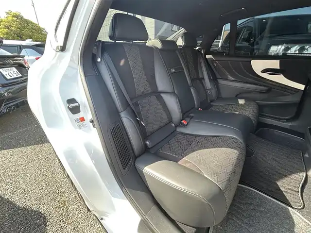 レクサス ＬＳ 500h Fスポーツ 福岡県 2018(平30)年 5.9万km ホワイトノーヴァガラスフレーク TRDエアロ(フロント)/ムーンルーフ/12.3インチメーカーナビ/　(AM/FM/CD/DVD/Bluetooth/Miracast/フルセグTV)/パノラミックビューモニター/バックカメラ/デジタルインナーミラー/レクサスセーフティシステム+A/・プリクラッシュセーフティ/・フロントクロストラフィックアラート/・レーントレーシングアシスト/・アダプティブハイビームシステム/・ロードサインアシスト/・レーダークルーズコントロール/・先行車発進告知/・ドライバー異常時停車支援システム/ブラインドスポットモニター/パワートランクリッド/ヘッドアップディスプレイ/パドルシフト/純正20インチアルミホイール/黒色レザーシート/メモリー付きパワーシート(全席)/シートヒーター/ベンチレーション(全席)/電動リヤサンシェード/ビルトインETC2.0/スペアキー×1/カードキー×1/保証書/取扱説明書/ナビ取扱説明書