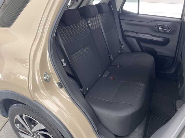 トヨタ ライズ Z 宮崎県 2021(令3)年 3.5万km ナチュラルベージュマイカM 禁煙車/トヨタセーフティセンス/社外9型メモリーナビ/（Bluetooth/CD/DVD/フルセグTV)/バックカメラ/純正LEDオートライト/純正LEDフォグ/純正17インチアルミ/純正フロアマット/前後ドライブレコーダー/アダプティブクルーズコントロール/プリクラッシュセーフティ/レーンディパーチャーアラート/クリアランスソナー/オートエアコン/オート電動格納ミラー/前席シートヒーター/ETC/スマートキー/プッシュエンジンスタート/オプションスペアタイヤ