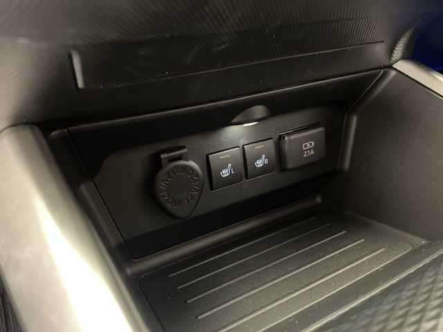 トヨタ ライズ Z 宮崎県 2021(令3)年 3.5万km ナチュラルベージュマイカM 禁煙車/トヨタセーフティセンス/社外9型メモリーナビ/（Bluetooth/CD/DVD/フルセグTV)/バックカメラ/純正LEDオートライト/純正LEDフォグ/純正17インチアルミ/純正フロアマット/前後ドライブレコーダー/アダプティブクルーズコントロール/プリクラッシュセーフティ/レーンディパーチャーアラート/クリアランスソナー/オートエアコン/オート電動格納ミラー/前席シートヒーター/ETC/スマートキー/プッシュエンジンスタート/オプションスペアタイヤ