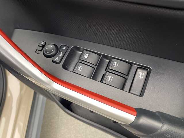 トヨタ ライズ Z 宮崎県 2021(令3)年 3.5万km ナチュラルベージュマイカM 禁煙車/トヨタセーフティセンス/社外9型メモリーナビ/（Bluetooth/CD/DVD/フルセグTV)/バックカメラ/純正LEDオートライト/純正LEDフォグ/純正17インチアルミ/純正フロアマット/前後ドライブレコーダー/アダプティブクルーズコントロール/プリクラッシュセーフティ/レーンディパーチャーアラート/クリアランスソナー/オートエアコン/オート電動格納ミラー/前席シートヒーター/ETC/スマートキー/プッシュエンジンスタート/オプションスペアタイヤ