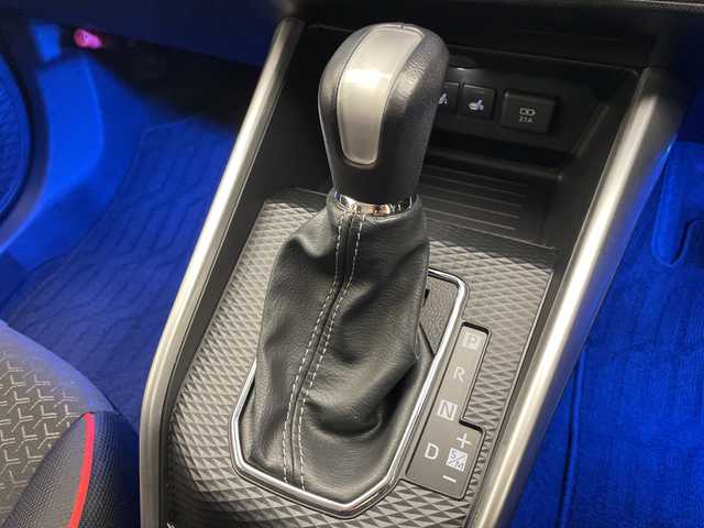 トヨタ ライズ Z 宮崎県 2021(令3)年 3.5万km ナチュラルベージュマイカM 禁煙車/トヨタセーフティセンス/社外9型メモリーナビ/（Bluetooth/CD/DVD/フルセグTV)/バックカメラ/純正LEDオートライト/純正LEDフォグ/純正17インチアルミ/純正フロアマット/前後ドライブレコーダー/アダプティブクルーズコントロール/プリクラッシュセーフティ/レーンディパーチャーアラート/クリアランスソナー/オートエアコン/オート電動格納ミラー/前席シートヒーター/ETC/スマートキー/プッシュエンジンスタート/オプションスペアタイヤ