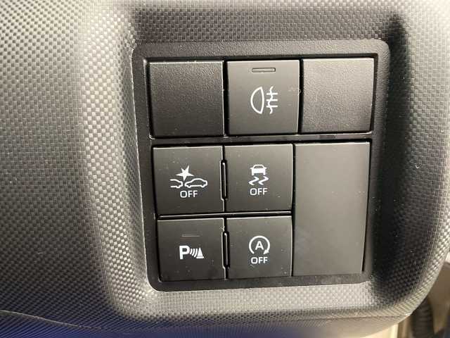 トヨタ ライズ Z 宮崎県 2021(令3)年 3.5万km ナチュラルベージュマイカM 禁煙車/トヨタセーフティセンス/社外9型メモリーナビ/（Bluetooth/CD/DVD/フルセグTV)/バックカメラ/純正LEDオートライト/純正LEDフォグ/純正17インチアルミ/純正フロアマット/前後ドライブレコーダー/アダプティブクルーズコントロール/プリクラッシュセーフティ/レーンディパーチャーアラート/クリアランスソナー/オートエアコン/オート電動格納ミラー/前席シートヒーター/ETC/スマートキー/プッシュエンジンスタート/オプションスペアタイヤ