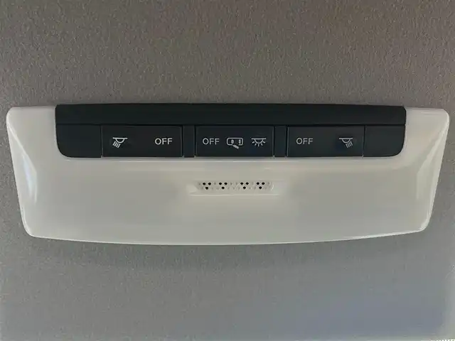 日産 セレナ e－パワー ハイウェイスター G 大阪府 2020(令2)年 4.7万km ダイヤモンドブラック 衝突軽減ブレーキ/　・車線逸脱警報　LDW/　・後側方車両検知警報　BSW/　・後側方衝突防止支援システム　BSI/　。標識認識機能/　・クリアランスソナー/　・ふらつき警報/純正10インチナビ/　Bluetooth/CD/DVD/フルセグ/インテリジェントアラウンドビューモニター/バックカメラ/デジタルインナーミラー/ハンズフリーオートスライドドア/両側パワースライドドア/ブラインドスポットミニター　BSM/クルーズコントロール/LEDオートライト/フォグランプ/スマートキー/ETC2.0/ドアバイザー/純正フロアマット/室内カーテン