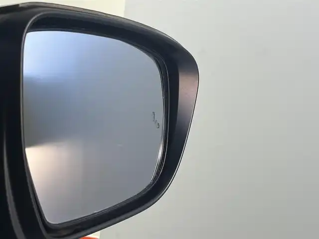 日産 セレナ e－パワー ハイウェイスター G 大阪府 2020(令2)年 4.7万km ダイヤモンドブラック 衝突軽減ブレーキ/　・車線逸脱警報　LDW/　・後側方車両検知警報　BSW/　・後側方衝突防止支援システム　BSI/　。標識認識機能/　・クリアランスソナー/　・ふらつき警報/純正10インチナビ/　Bluetooth/CD/DVD/フルセグ/インテリジェントアラウンドビューモニター/バックカメラ/デジタルインナーミラー/ハンズフリーオートスライドドア/両側パワースライドドア/ブラインドスポットミニター　BSM/クルーズコントロール/LEDオートライト/フォグランプ/スマートキー/ETC2.0/ドアバイザー/純正フロアマット/室内カーテン