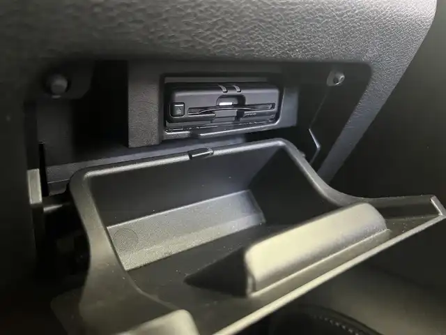 日産 セレナ e－パワー ハイウェイスター G 大阪府 2020(令2)年 4.7万km ダイヤモンドブラック 衝突軽減ブレーキ/　・車線逸脱警報　LDW/　・後側方車両検知警報　BSW/　・後側方衝突防止支援システム　BSI/　。標識認識機能/　・クリアランスソナー/　・ふらつき警報/純正10インチナビ/　Bluetooth/CD/DVD/フルセグ/インテリジェントアラウンドビューモニター/バックカメラ/デジタルインナーミラー/ハンズフリーオートスライドドア/両側パワースライドドア/ブラインドスポットミニター　BSM/クルーズコントロール/LEDオートライト/フォグランプ/スマートキー/ETC2.0/ドアバイザー/純正フロアマット/室内カーテン