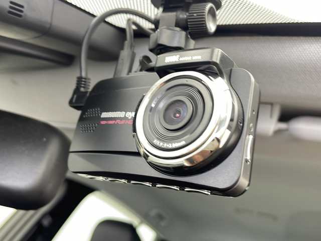 トヨタ プリウス Sツーリングセレクション 三重県 2020(令2)年 5.5万km ホワイトパールクリスタルシャイン 純正ナビ（NSZT-Y68T）/・フルセグ/CD/DVD/BT/SD/モデリスタフルエアロ/バックカメラ/前席シートヒーター/トヨタセーフティセンス/・プリクラッシュセーフティ/・オートマチックハイビーム/・レーダークルーズコントロール/・レーントレーシングアシスト/・ロードサインアシスト/前後ドライブレコーダー/ビルトインETC/LEDヘッドライト（オート）/革巻きステアリング/ステアリングスイッチ/オートライト/プッシュスタート/スマートキー