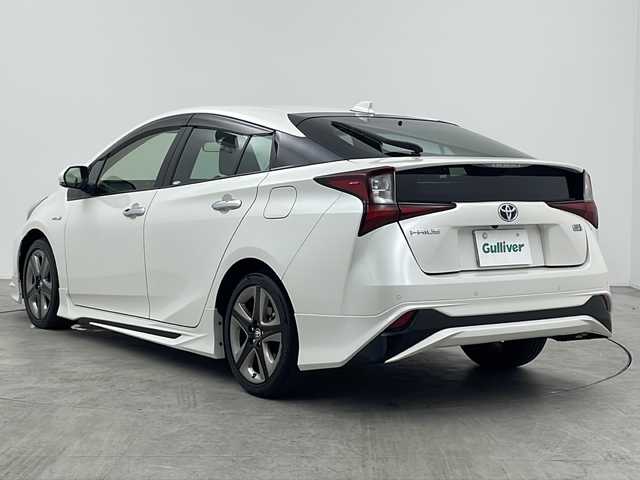トヨタ プリウス Sツーリングセレクション 三重県 2020(令2)年 5.5万km ホワイトパールクリスタルシャイン 純正ナビ（NSZT-Y68T）/・フルセグ/CD/DVD/BT/SD/モデリスタフルエアロ/バックカメラ/前席シートヒーター/トヨタセーフティセンス/・プリクラッシュセーフティ/・オートマチックハイビーム/・レーダークルーズコントロール/・レーントレーシングアシスト/・ロードサインアシスト/前後ドライブレコーダー/ビルトインETC/LEDヘッドライト（オート）/革巻きステアリング/ステアリングスイッチ/オートライト/プッシュスタート/スマートキー