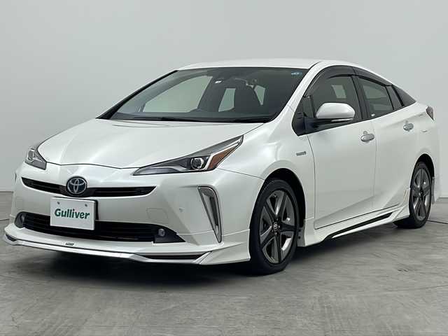 トヨタ プリウス Sツーリングセレクション 三重県 2020(令2)年 5.5万km ホワイトパールクリスタルシャイン 純正ナビ（NSZT-Y68T）/・フルセグ/CD/DVD/BT/SD/モデリスタフルエアロ/バックカメラ/前席シートヒーター/トヨタセーフティセンス/・プリクラッシュセーフティ/・オートマチックハイビーム/・レーダークルーズコントロール/・レーントレーシングアシスト/・ロードサインアシスト/前後ドライブレコーダー/ビルトインETC/LEDヘッドライト（オート）/革巻きステアリング/ステアリングスイッチ/オートライト/プッシュスタート/スマートキー