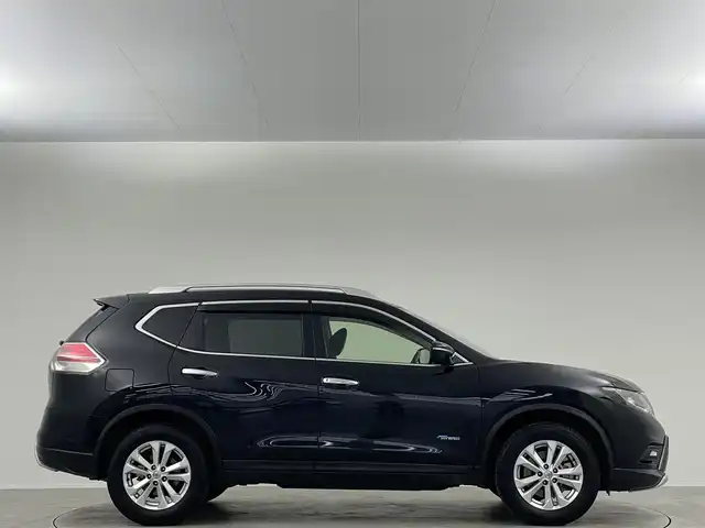日産 エクストレイル ハイブリッド 20X エマージェンシーブレーキ 埼玉県 2015(平27)年 7.2万km ダイヤモンドブラック 純正ナビ　CD DVD BT　フルセグ　エマージェンシーブレーキ　ETC　バックカメラ　ドラレコ　LEDオートライト　コーナーセンサー　シートヒーター　合皮シート　スペアキー