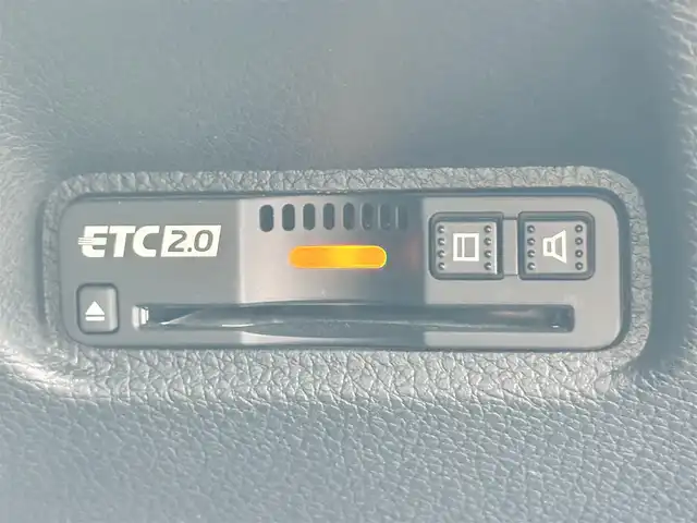 ホンダ シビック ハッチバック 島根県 2020(令2)年 6.4万km プラチナホワイトパール 登録時走行距離 63527Km/6速MT/純正SDナビ/フルセグTV/バックカメラ/シートヒーター/前席パワーシート/ハーフレザーシート/衝突軽減ブレーキ/レーンキープアシスト/禁煙車/オートマチックハイビーム/レーダークルーズコントロール/前後ドライブレコーダー/RAYS18インチAW/ETC2.0/LEDヘッドライト/スマートキー