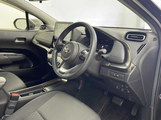 トヨタ アクア Z 兵庫県 2022(令4)年 3.5万km ブラックマイカ ・純正10.5インチナビ（TV/BT/USB/Miracast)/・アラウンドビューモニター/・AC１００V充電/・プリクラッシュセーフティ/・オートマチックハイビーム/・クリアランスソナー/・レーダークルーズコントロール/・ブラインドスポットモニター/・ロードサインアシスト/・パーキングサポートブレーキ/・リヤクロストラフィックアラート/・LEDヘッドライト/・ビルトインETC/・純正16インチAW/・ヘッドライトレベライザー/・プッシュスタート/・ステアリングリモコン