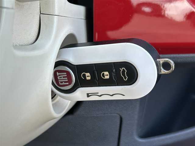 フィアット ５００ スーパーポップ 愛知県 2017(平29)年 6万km 赤 /禁煙/正規ディーラー車//メモリナビ/CD/DVD/SD/BT/MSV//ドライブレコーダー/ETC//革調シートカバー//革巻きステア/ステアスイッチ//キーレスキー//スペアタイヤ//新車時保証書//取扱説明書//ナビ取扱説明書