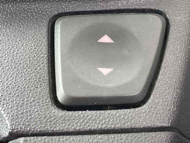 フィアット ５００ 1．2 ポップ 愛知県 2014(平26)年 3.4万km ボサノバホワイト Carrozzeriaポータブルナビ/横滑り防止機能/電動ミラー/フォグランプ/純正フロアマット/パワーステアリング