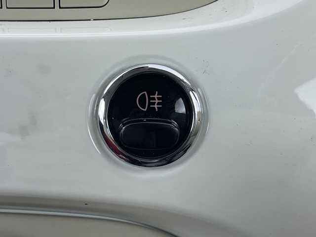 フィアット ５００ 1．2 ポップ 愛知県 2014(平26)年 3.4万km ボサノバホワイト Carrozzeriaポータブルナビ/横滑り防止機能/電動ミラー/フォグランプ/純正フロアマット/パワーステアリング