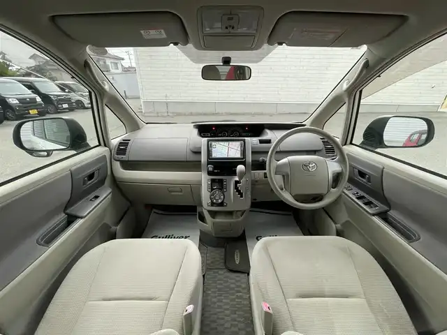 トヨタ ノア X 山形県 2009(平21)年 11.8万km ホワイトパールクリスタルシャイン 4WD/純正HDDナビ/・TV/AM/FM/CD/DVD/ハロゲンヘッドライト/フロントフォグランプ/電動格納ミラー/両側スライドドア/リモコンキー/純正フロアマット/純正ドアバイザー/ETC/冬タイヤ積み込み/保証書/取扱説明書