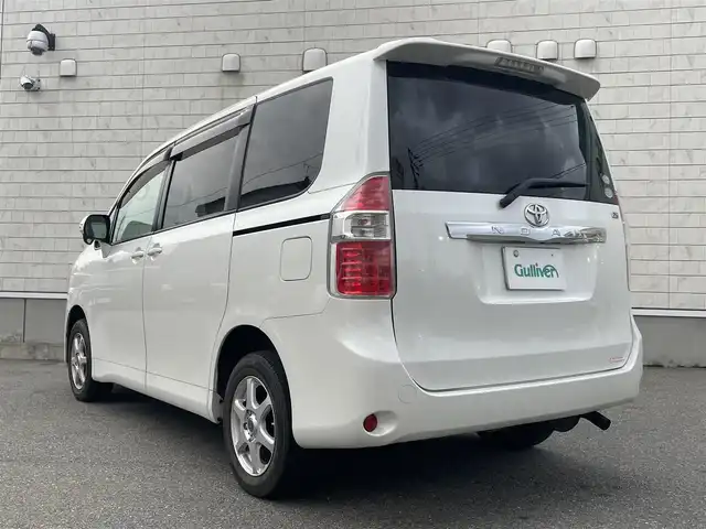 トヨタ ノア X 山形県 2009(平21)年 11.8万km ホワイトパールクリスタルシャイン 4WD/純正HDDナビ/・TV/AM/FM/CD/DVD/ハロゲンヘッドライト/フロントフォグランプ/電動格納ミラー/両側スライドドア/リモコンキー/純正フロアマット/純正ドアバイザー/ETC/冬タイヤ積み込み/保証書/取扱説明書