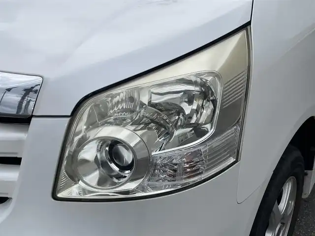 トヨタ ノア X 山形県 2009(平21)年 11.8万km ホワイトパールクリスタルシャイン 4WD/純正HDDナビ/・TV/AM/FM/CD/DVD/ハロゲンヘッドライト/フロントフォグランプ/電動格納ミラー/両側スライドドア/リモコンキー/純正フロアマット/純正ドアバイザー/ETC/冬タイヤ積み込み/保証書/取扱説明書