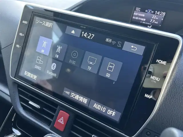 トヨタ ノア Si ダブルバイビーⅡ 東京都 2020(令2)年 3.3万km ブラック 純正10インチナビ（NSZN-Z68T）/DVD/Bluetoothオーディオ/フルセグTV/バックカメラ/両側パワースライドドア/前方ドライブレコーダー/コーナーセンサー（前後）/LEDヘッドランプ/LEDフロントフォグランプ/後席サンシェード/7人乗り/キャプテンシート/スマートキー／プッシュスタート/クルーズコントロール/オートライト/オートマチックハイビーム/スペアキー/取扱説明書