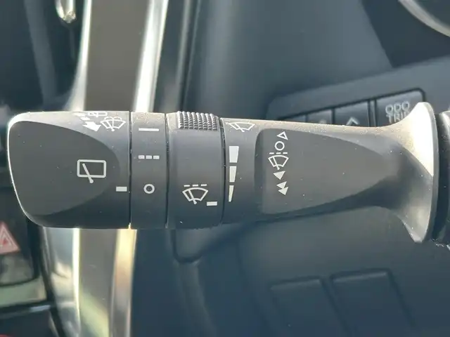 トヨタ アルファード S 和歌山県 2021(令3)年 4.4万km ホワイトパールクリスタルシャイン 純正ナビ/バックモニター/フルセグTV/DVD/純正フリップダウンモニター/両側パワースライドドア/衝突軽減ブレーキ/レーダークルーズコントロール/クリアランスソナー/純正フロアマット/純正アルミホイール/革巻きステアリング/LEDヘッドライト/フォグランプ/オートライト/オートマチックハイビーム