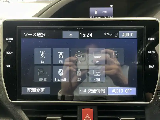 トヨタ ヴォクシー ZS 煌Ⅲ 鹿児島県 2021(令3)年 6.8万km ホワイトパールクリスタルシャイン ナビ/(フルセグTV/Bluetooth/HDMI/DVD/CD)/バックカメラ/Toyota Safety Sense/　・プリクラッシュセーフティ/　・レーンディパーチャーアラート/　・オートマチックハイビーム/　・先行車発進告知機能/横滑り防止/クルーズコントロール/両側パワースライドドア/ドライブレコーダー/ETC2.0/ハーフレザーシート/ラバーマット/電動格納ミラー/アイドリングストップ
