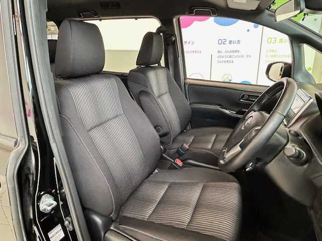 トヨタ ヴォクシー ハイブリッド ZS 埼玉県 2020(令2)年 2.2万km 黒 トヨタセーフティセンス/12.1インチフリップダウンモニター/純正9インチナビ/　　CD/DVD/フルセグ/USB/バックカメラ/両側パワースライドドア/クルーズコントロール/LEDヘッドライト/シートヒーター/純正16インチアルミホイール/プッシュスタート/アイドリングストップ/ETC2.0/禁煙車