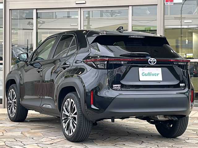 トヨタ ヤリスクロス ハイブリッド Z 静岡県 2023(令5)年 2万km ブラックマイカ 純正ディスプレイオーディオ/・AM/FM/・Bluetooth/・USB/・Miracast/主要装備/・全方位カメラ/・ドライブレコーダー/・運転席パワーシート/・運転席＋助手席シートヒーター/・ハンドルヒーター/・コーナーセンサー/・レーダークルコン/・衝突被害軽減システム/・ＬＥＤヘッドライト/・オートハイビーム/・ブラインドスポットモニター/・レーンキープアシスト/・電動パーキング