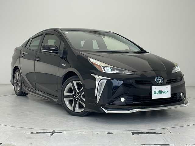 トヨタ プリウス Sツーリングセレクション 沖縄県 2019(令1)年 1.1万km アティチュードブラックマイカ ワンオーナー/純正ナビ(NSZT-W68T)/（フルセグＴＶ　ＤＶＤ　Ｂｌｕｅｔｏｏｔｈ接続　HDMI）/ドライブレコーダー/トヨタセーフティセンス/ステアリングスイッチ/モデリスタエアロ/レザーシート/シートヒーター/クリアランスソナー/LEDヘッドライト/オートライト/純正フロアマット/ドアバイザー/純正17インチアルミホイール/取扱説明書