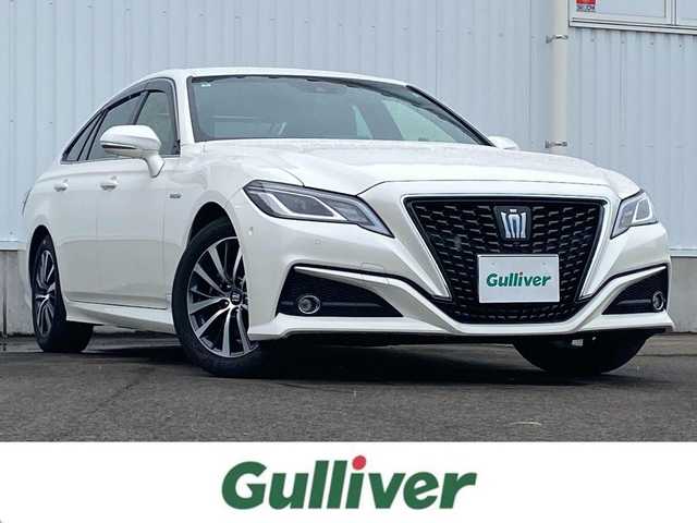 トヨタ クラウン ハイブリッド S Cパッケージ 愛媛県 2019(令1)年 3.9万km ホワイトパールクリスタルシャイン 純正ナビ（Bluetooth/フルセグテレビ/SD）/DVD/Blu-ray再生機能/全周囲カメラ/ビルトインETC/純正17インチアルミホイール/純正フロアマット/純正ドアバイザー/アダプティブクルーズコントロール/パドルシフト/ステアリングヒーター/シートヒーター/ABS/横滑り防止装置/前後コーナーセンサー/レーンキープアシスト/盗難防止装置/ブラインドスポットモニター/LEDヘッドライト/フォグランプ