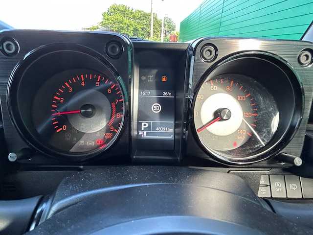 スズキ ジムニー XC 茨城県 2021(令3)年 4.9万km ジャングルグリーン ディスプレイオーディオ/Bluetooth接続/バックカメラ/ETC/クルーズコントロール/純正アルミホイール/前席シートヒーター/背面タイヤ/レーンキープアシスト/オートライト/ダウンヒルアシストコントロール/LEDヘッドライト/スマートキー