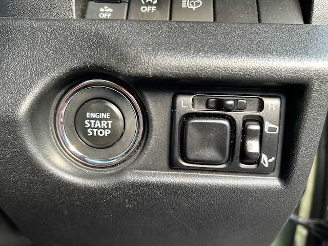 スズキ ジムニー XC 茨城県 2021(令3)年 4.9万km ジャングルグリーン ディスプレイオーディオ/Bluetooth接続/バックカメラ/ETC/クルーズコントロール/純正アルミホイール/前席シートヒーター/背面タイヤ/レーンキープアシスト/オートライト/ダウンヒルアシストコントロール/LEDヘッドライト/スマートキー