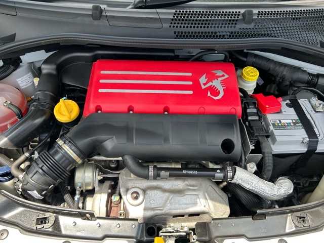 アバルト ５９５Ｃ ツーリズモ 千葉県 2020(令2)年 2万km グレー サンルーフ/ブラックレザーシート/純正ディスプレイオーディオ/AM/FM/Bluetooth/バックカメラ/ETC/ドライブレコーダー/ステアリングスイッチ/パドルシフト/リモコンキー/スペアキー×１/純正17インチアルミホイール/純正フロアマット/保証書・取扱説明書