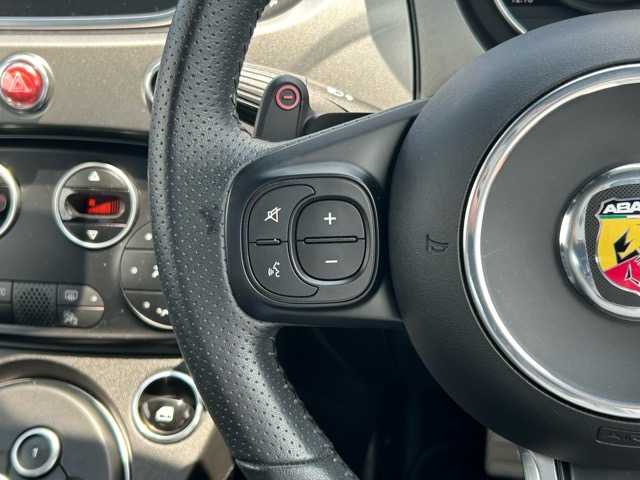 アバルト ５９５Ｃ ツーリズモ 千葉県 2020(令2)年 2万km グレー サンルーフ/ブラックレザーシート/純正ディスプレイオーディオ/AM/FM/Bluetooth/バックカメラ/ETC/ドライブレコーダー/ステアリングスイッチ/パドルシフト/リモコンキー/スペアキー×１/純正17インチアルミホイール/純正フロアマット/保証書・取扱説明書