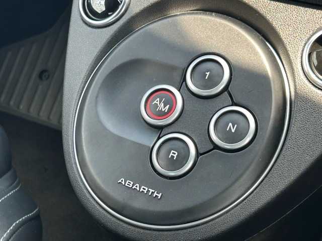 アバルト ５９５Ｃ ツーリズモ 千葉県 2020(令2)年 2万km グレー サンルーフ/ブラックレザーシート/純正ディスプレイオーディオ/AM/FM/Bluetooth/バックカメラ/ETC/ドライブレコーダー/ステアリングスイッチ/パドルシフト/リモコンキー/スペアキー×１/純正17インチアルミホイール/純正フロアマット/保証書・取扱説明書