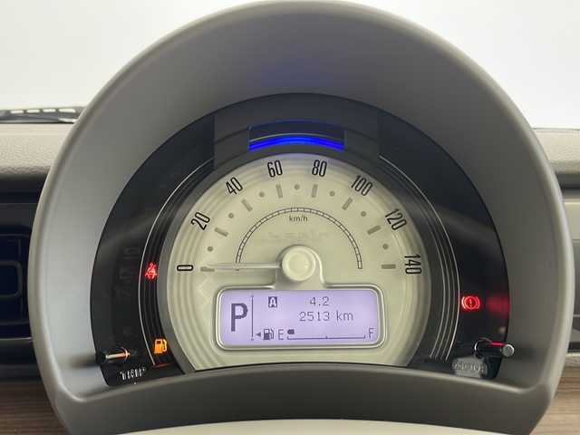 スズキ ラパン ＬＣ X 千葉県 2024(令6)年 0.3万km フォーンベージュメタリック/アーバンブラウン 2トーン セーフティサポート（予防安全技術）/・デュアルカメラブレーキサポート/・誤発進抑制機能（後方含む）/・後退時ブレーキサポート/・車線逸脱警報機能/・先行車発進お知らせ機能/・ハイビームアシスト/・リヤパーキングセンサー/・ふらつき警報機能/・標識認識機能/ハーフレザーシート/LEDヘッドライト/スマートキー