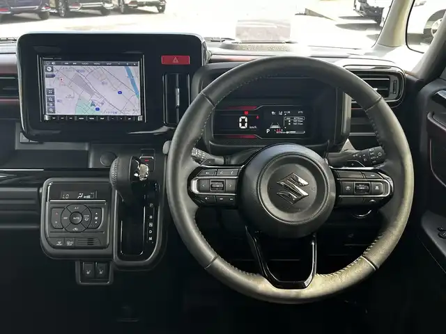 スズキ スペーシア カスタム HYBRID XS ターボ 福島県 2024(令6)年 0.7万km ピュアホワイトP スズキセーフティサポート/デュアルセンサーブレーキサポートII/アダプティブクルーズコントロール/車線維持支援機能/車線逸脱抑制機能/車線逸脱警報機能/ふらつき警報機能/標識認識機能/ハイビームアシスト/発進お知らせ機能/ヘッドアップディスプレイ/誤発進抑制機能/後方誤発進抑制機能/純正ナビゲーション/型番：CN-HZ885/【CD/DVD/SD/USB/BT/TV】/バックカメラ/ビルトインETC2.0/両側電動スライドドア/前席シートヒーター/ステアリングヒーター/ステアリングリモコン/パドルシフト/アイドリングストップ/リアサーキュレーター/シートバックテーブル/リアドアロールサンシェード/LEDオートライト/LEDフォグランプ/純正フロアマット/純正ドアバイザー