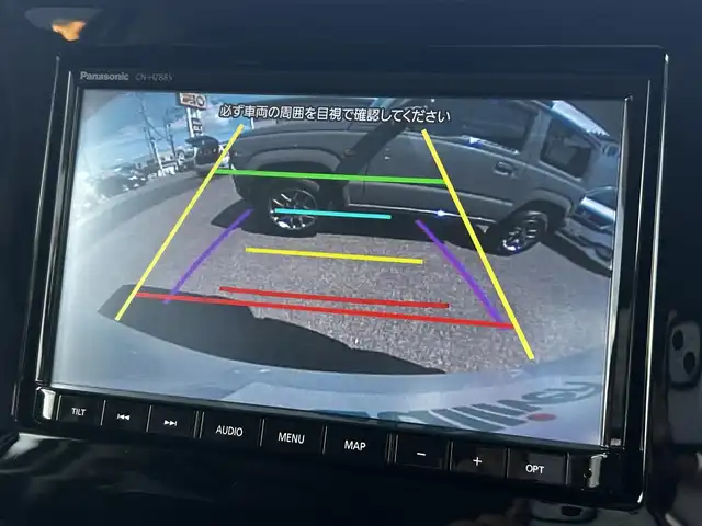 スズキ スペーシア カスタム HYBRID XS ターボ 福島県 2024(令6)年 0.7万km ピュアホワイトP スズキセーフティサポート/デュアルセンサーブレーキサポートII/アダプティブクルーズコントロール/車線維持支援機能/車線逸脱抑制機能/車線逸脱警報機能/ふらつき警報機能/標識認識機能/ハイビームアシスト/発進お知らせ機能/ヘッドアップディスプレイ/誤発進抑制機能/後方誤発進抑制機能/純正ナビゲーション/型番：CN-HZ885/【CD/DVD/SD/USB/BT/TV】/バックカメラ/ビルトインETC2.0/両側電動スライドドア/前席シートヒーター/ステアリングヒーター/ステアリングリモコン/パドルシフト/アイドリングストップ/リアサーキュレーター/シートバックテーブル/リアドアロールサンシェード/LEDオートライト/LEDフォグランプ/純正フロアマット/純正ドアバイザー