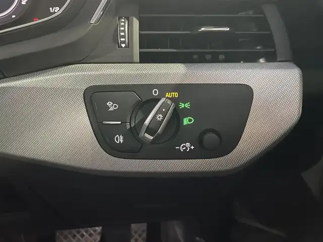 アウディ Ａ４ アバント 35TFSIスポーツ 千葉県 2019(令1)年 4.8万km グレイシアホワイトメタリック メーカーナビ/フルセグTV/Bluetooth/ETC2.0/クルーズコントロール/パドルシフト/ステアリングスイッチ/シートヒーター/スマートキー/純正フロアマット/パークアシスト/純正18インチアルミ/LEDヘッドライト