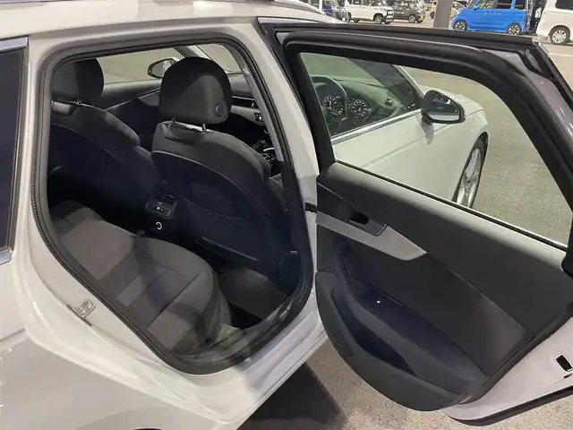 アウディ Ａ４ アバント 35TFSIスポーツ 千葉県 2019(令1)年 4.8万km グレイシアホワイトメタリック メーカーナビ/フルセグTV/Bluetooth/ETC2.0/クルーズコントロール/パドルシフト/ステアリングスイッチ/シートヒーター/スマートキー/純正フロアマット/パークアシスト/純正18インチアルミ/LEDヘッドライト