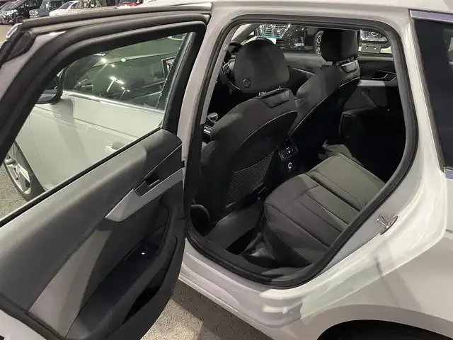 アウディ Ａ４ アバント 35TFSIスポーツ 千葉県 2019(令1)年 4.8万km グレイシアホワイトメタリック メーカーナビ/フルセグTV/Bluetooth/ETC2.0/クルーズコントロール/パドルシフト/ステアリングスイッチ/シートヒーター/スマートキー/純正フロアマット/パークアシスト/純正18インチアルミ/LEDヘッドライト