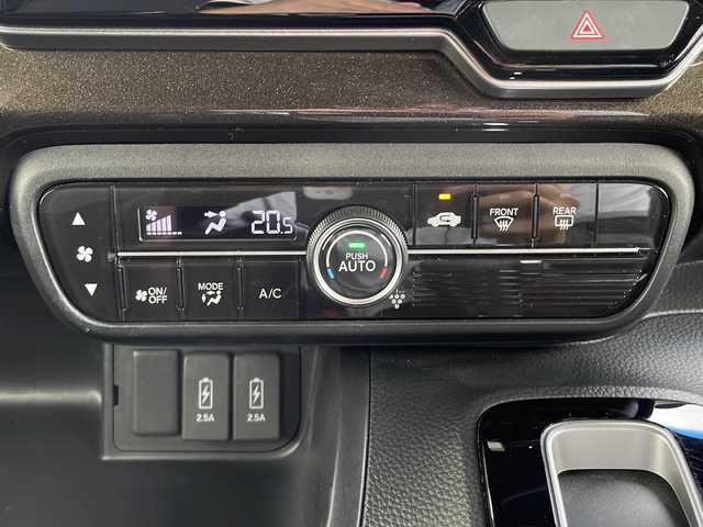 ホンダ Ｎ ＢＯＸ カスタム G L ターボ ホンダセンシング 山口県 2019(令1)年 8.4万km プレミアムグラマラスブロンズP 社外SDナビ　【AVN-D9】/・DVD再生機能有/・Bluetooth接続/・フルセグテレビ/バックカメラ/ビルトインETC/ドライブレコーダー/ホンダセンシング/・衝突軽減ブレーキ/・誤発進抑制機能/・後方誤発進抑制機能/・歩行者事故低減ステアリング/・アダプティブクルーズコントロール/・車線維持支援システム/・路外逸脱抑制機能/・先行車発進お知らせ機能/・標識認識機能/・フロントセンサーカメラ/・ソナーセンサー/ハーフレザーシート/チップアップシート/純正フロアマット/USB入力端子/両側パワースライドドア/スマートキー/プッシュスタート/スペアキー1本/純正LEDライト/純正15インチアルミホイール/ドアバイザー/保証書