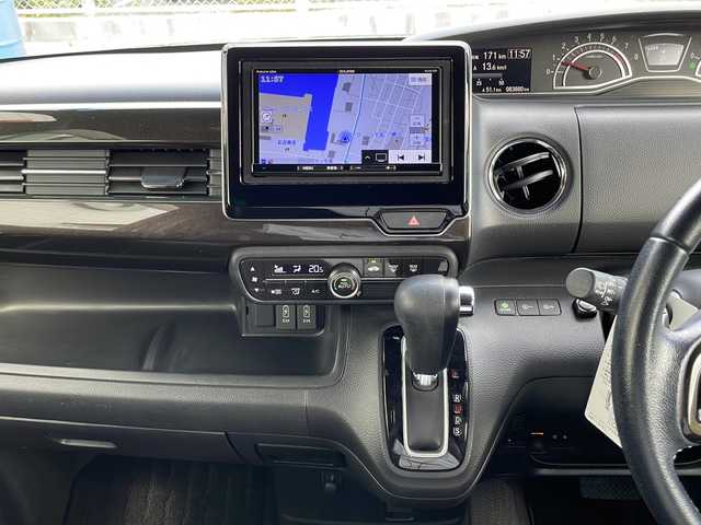 ホンダ Ｎ ＢＯＸ カスタム G L ターボ ホンダセンシング 山口県 2019(令1)年 8.4万km プレミアムグラマラスブロンズP 社外SDナビ　【AVN-D9】/・DVD再生機能有/・Bluetooth接続/・フルセグテレビ/バックカメラ/ビルトインETC/ドライブレコーダー/ホンダセンシング/・衝突軽減ブレーキ/・誤発進抑制機能/・後方誤発進抑制機能/・歩行者事故低減ステアリング/・アダプティブクルーズコントロール/・車線維持支援システム/・路外逸脱抑制機能/・先行車発進お知らせ機能/・標識認識機能/・フロントセンサーカメラ/・ソナーセンサー/ハーフレザーシート/チップアップシート/純正フロアマット/USB入力端子/両側パワースライドドア/スマートキー/プッシュスタート/スペアキー1本/純正LEDライト/純正15インチアルミホイール/ドアバイザー/保証書