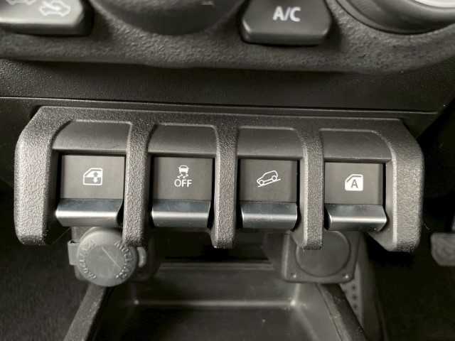 スズキ ジムニー シエラ JC 愛知県 2019(令1)年 4.7万km シフォンアイボリーメタリックブラック2トーンルーフ AIS検査済み/【2510005499】/ストラーダSDナビ/フルセグ/バックカメラ/ステアリングリモコン/クルーズコントロール/前席シートヒーター/ETC/前後ドラレコ/ロッソモデロマフラー（社外）/リフトアップキット（社外）/ウィンカーミラー/プッシュスタート/スマートキー/フロアマット/ドアバイザー/LEDヘッドライト/セーフティサポート/16AW DEANクロスカントリー（社外）/BFグッドリッチA/T KO2（社外）/フロントアンダーガード（社外）/フロントカメラ＋モニターセット（社外）/社外パーツ取付有