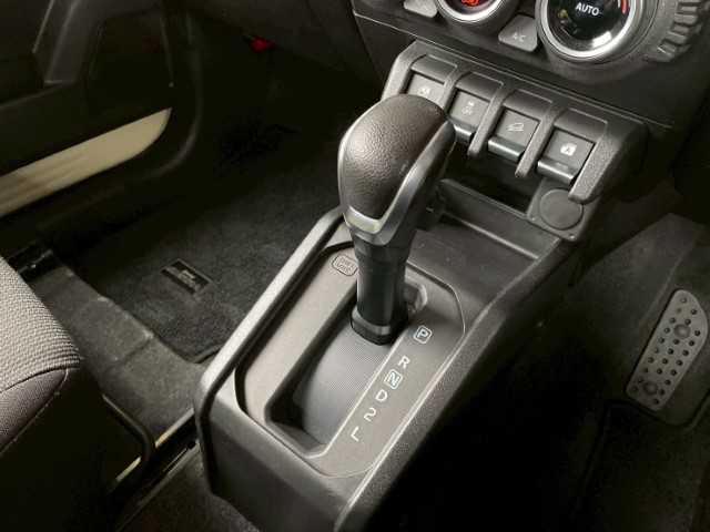 スズキ ジムニー シエラ JC 愛知県 2019(令1)年 4.7万km シフォンアイボリーメタリックブラック2トーンルーフ AIS検査済み/【2510005499】/ストラーダSDナビ/フルセグ/バックカメラ/ステアリングリモコン/クルーズコントロール/前席シートヒーター/ETC/前後ドラレコ/ロッソモデロマフラー（社外）/リフトアップキット（社外）/ウィンカーミラー/プッシュスタート/スマートキー/フロアマット/ドアバイザー/LEDヘッドライト/セーフティサポート/16AW DEANクロスカントリー（社外）/BFグッドリッチA/T KO2（社外）/フロントアンダーガード（社外）/フロントカメラ＋モニターセット（社外）/社外パーツ取付有