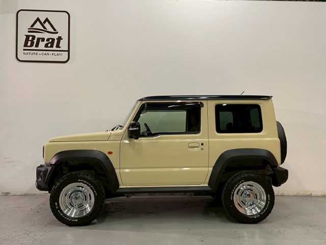 スズキ ジムニー シエラ JC 愛知県 2019(令1)年 4.7万km シフォンアイボリーメタリックブラック2トーンルーフ AIS検査済み/【2510005499】/ストラーダSDナビ/フルセグ/バックカメラ/ステアリングリモコン/クルーズコントロール/前席シートヒーター/ETC/前後ドラレコ/ロッソモデロマフラー（社外）/リフトアップキット（社外）/ウィンカーミラー/プッシュスタート/スマートキー/フロアマット/ドアバイザー/LEDヘッドライト/セーフティサポート/16AW DEANクロスカントリー（社外）/BFグッドリッチA/T KO2（社外）/フロントアンダーガード（社外）/フロントカメラ＋モニターセット（社外）/社外パーツ取付有