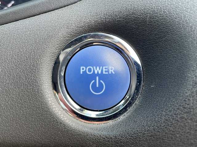 トヨタ クラウン ハイブリッド RS アドバンス Four 岩手県 2018(平30)年 2.6万km ホワイトパールクリスタルシャイン モデリスタフルエアロ(F/S/R)/純正18インチＡＷ付冬タイヤ積込/純正エンジンスターター/カードキー/純正メモリナビ/AM/FM/CD/DVD/Bluetooth/フルセグTV/純正オーディオ/トヨタセーフティセンス/バックカメラ/ETC2.0/レーダークルーズコントロール/衝突被害軽減ブレーキ/レーンキープアシスト/横滑り防止装置/前席パワーシート/オートライト/オートハイビーム/LEDヘッドライト/フォグランプ/スマートキー/プッシュスタート/電動格納ミラー/純正18インチAW/純正フロアマット/純正ドアバイザー/保証書/取扱説明書