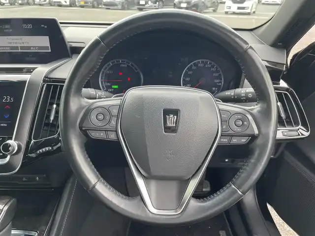 トヨタ クラウン ハイブリッド G－エグゼクティブ 熊本県 2018(平30)年 3.6万km プレシャスブラックパール 純正ナビ　BT/CD/DVD/SD/AM/FM/・フルセグTV/全方位カメラ/・バックカメラ/トヨタセーフティーセンス/全席パワーシート/D/Nシートヒーター、エアーシート/ビルトインETC/革巻きステアリング/・ステアリングヒーター/・ステアリングリモコン/・パドルシフト/電子パーキングブレーキ/・オートブレーキホールド/プッシュスタート/・スマートキー/・スペアキー×１/・カードキー/純正AW/純正フロアマット/純正ドアバイザー/ロールサンシェード