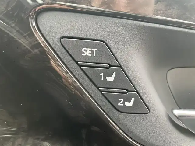 トヨタ クラウン ハイブリッド G－エグゼクティブ 熊本県 2018(平30)年 3.6万km プレシャスブラックパール 純正ナビ　BT/CD/DVD/SD/AM/FM/・フルセグTV/全方位カメラ/・バックカメラ/トヨタセーフティーセンス/全席パワーシート/D/Nシートヒーター、エアーシート/ビルトインETC/革巻きステアリング/・ステアリングヒーター/・ステアリングリモコン/・パドルシフト/電子パーキングブレーキ/・オートブレーキホールド/プッシュスタート/・スマートキー/・スペアキー×１/・カードキー/純正AW/純正フロアマット/純正ドアバイザー/ロールサンシェード